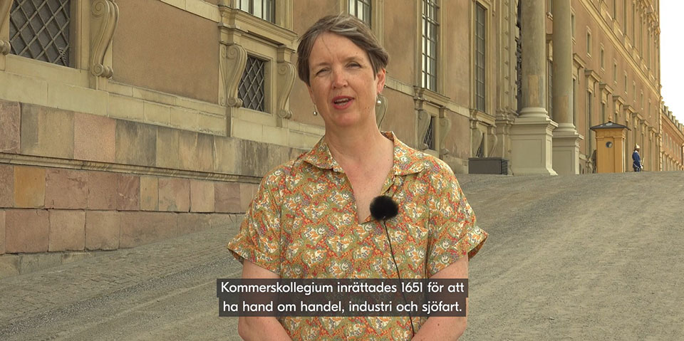 startbild på film som berättar om vilka adresser som kommerskollegium har haft, registrator åsa ljungqvist wihl står framför stockholms slott