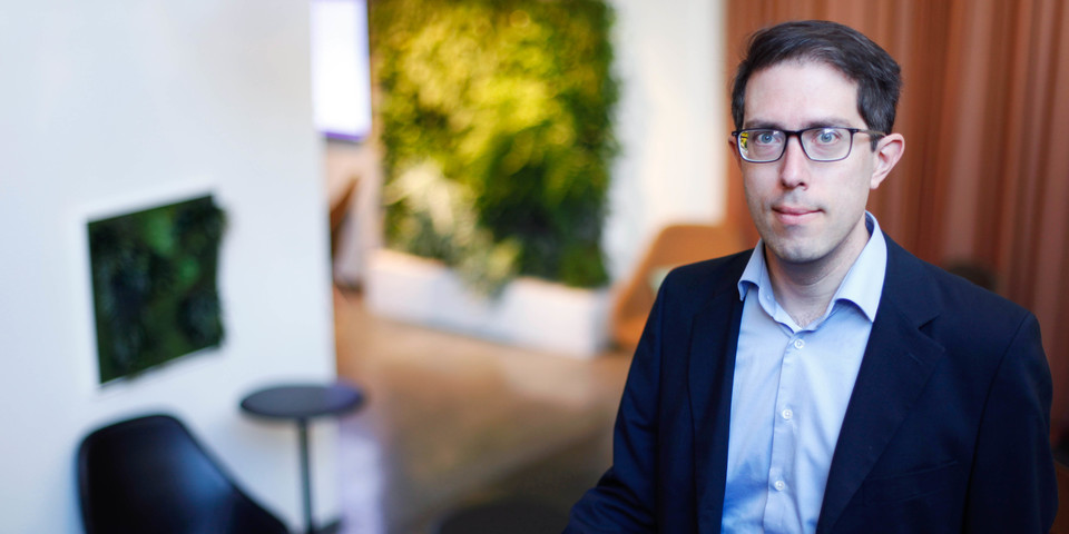 portrait of jonas kasteng